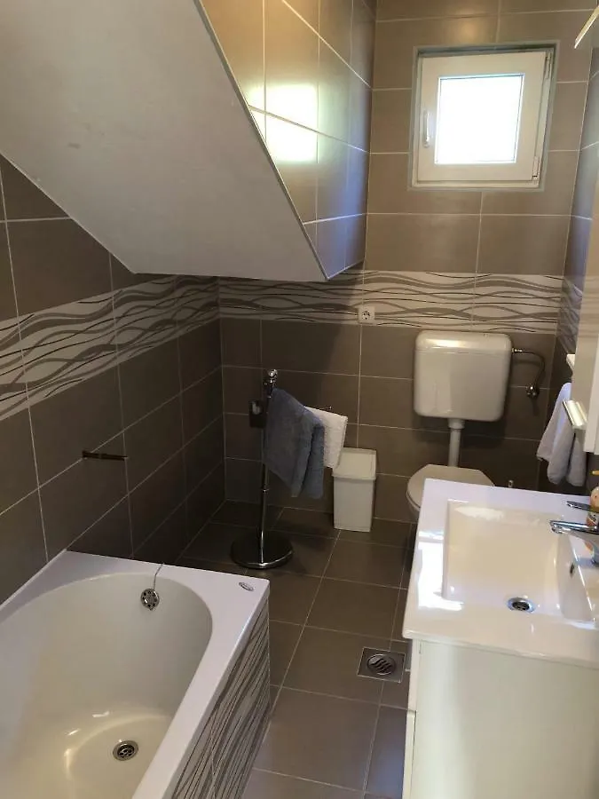 Apartmani Ankica Kampor 0*,